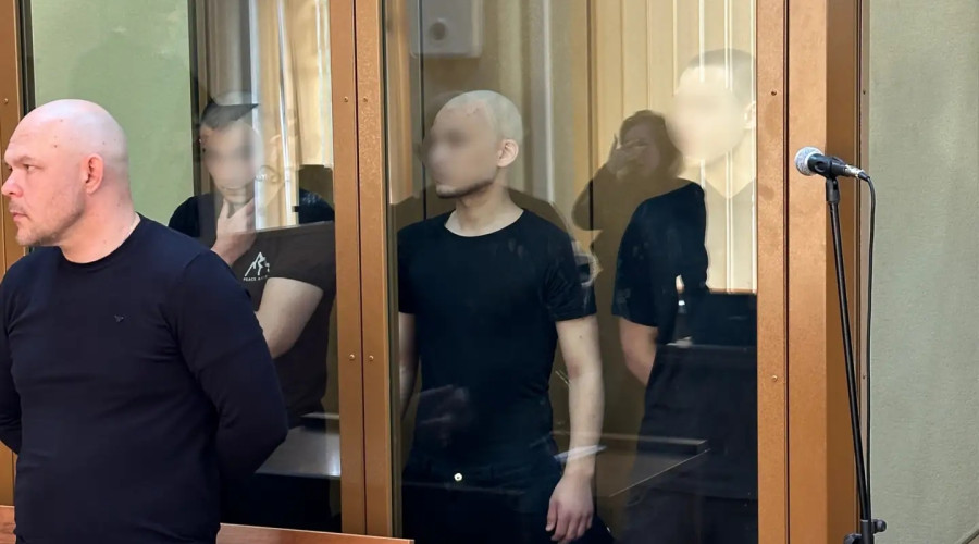 Трое подростков получили по 8 лет за избиение и надругательство над 16-летней девушкой у «Маяка»