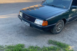 Audi 100, 1988