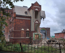 В Калининграде снесли здание XIX века на территории мукомольного завода