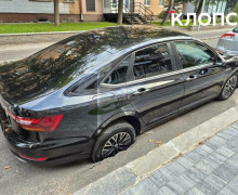 На улице Генерала Галицкого в Калининграде ликвидировали провал, в который провалился автомобиль
