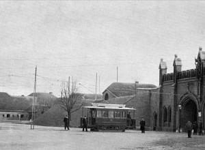 Трамвай у Фридландских ворот: исторический снимок 1915 года