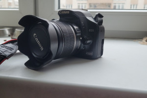 Продам зеркальный фотоаппарат Canon EOS 450D