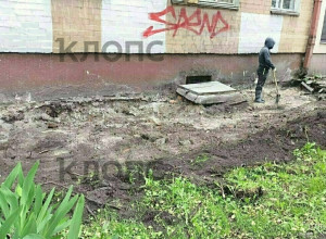 Власти разъяснили причины демонтажа отмостки у дома №6-10 на Галицкого