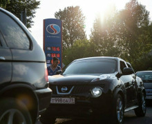 Дефицит бензина в Калининграде привёл к очередям на АЗС и сокращению автобусных рейсов