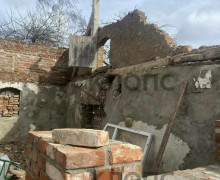 Штормовой ветер в Калининграде и области повалил деревья и повредил строения