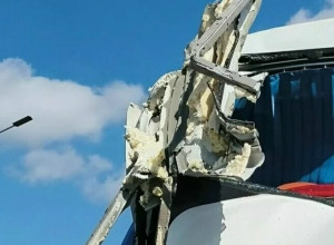 На выезде из Калининграда со стороны Московского проспекта произошло столкновение крана с рейсовым автобусом