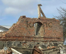 Штормовой ветер в Калининграде и области повалил деревья и повредил строения