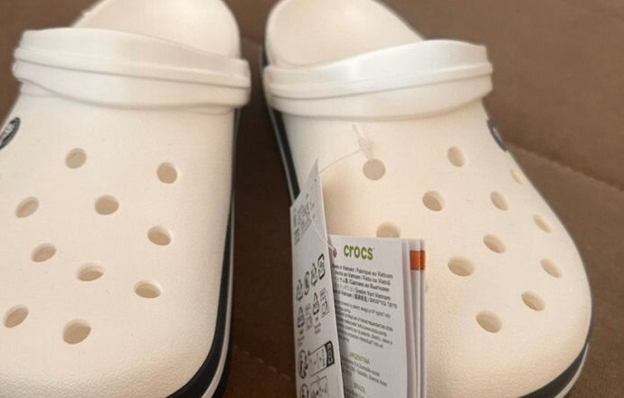 Продаю crocs сланцы, унисекс, оригинал, новые с биркой