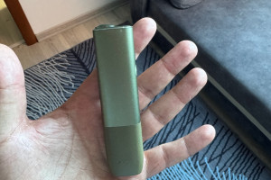 Продам б/у Iqos Iluma хаки