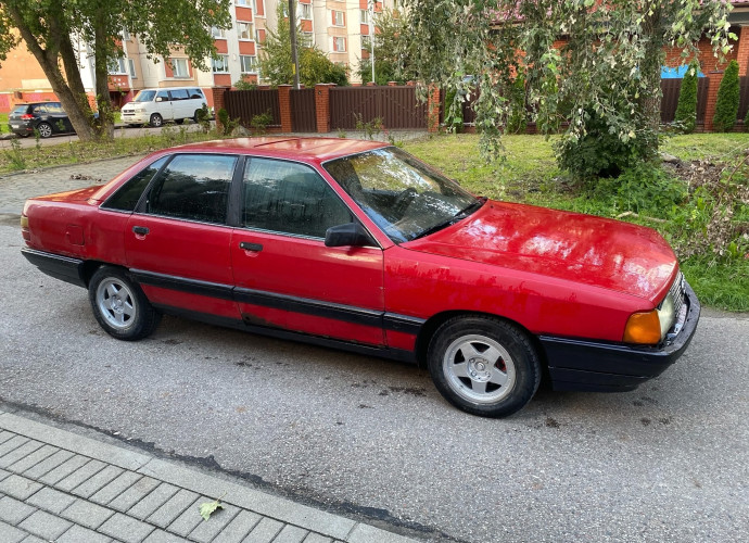 Audi 100, 