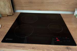 Электрическая варочная панель Indesit RI 260 C