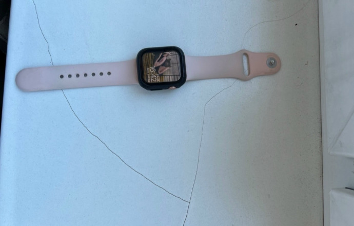 Продаю Apple Watch SE (смарт-часы, б/у)