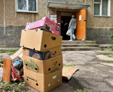 В Калининграде квартира на Минской заполнена мусором до потолка, жильцы дома остались без горячей воды