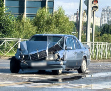 На перекрёстке Емельянова и окружной столкнулись два автомобиля