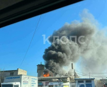 Пожар на складах на улице Камской в Калининграде