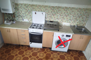 Продам кухонный гарнитур, газовую плиту и вытяжку