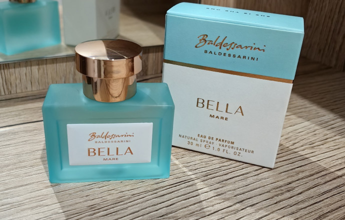 Продам парфюм Bella Mare Baldessarini 30 мл