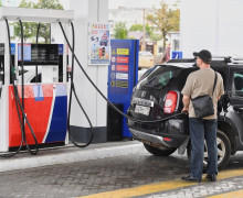 Очереди на калининградских АЗС сократились, но сохраняются