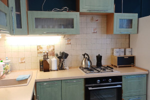 Продам угловую кухню б/у