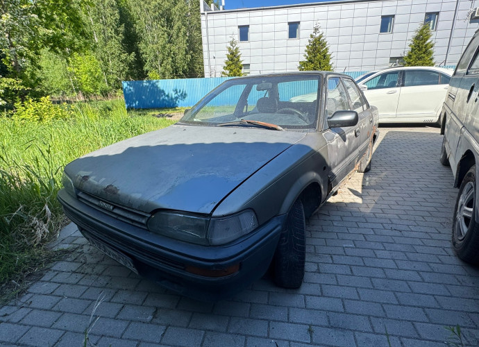 Toyota Corolla, 1989