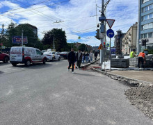 Ремонт тротуара у гостиницы «Калининград» создал неудобства для пешеходов