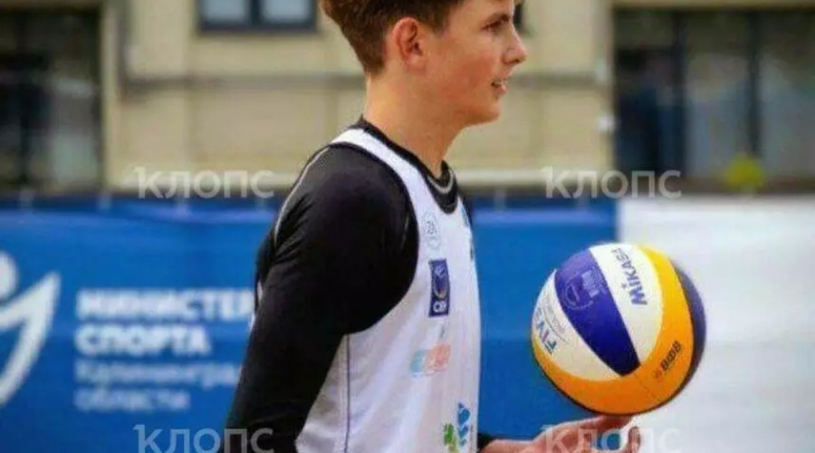 19-летний калининградец разбил окно в горящем троллейбусе и помог пассажирам