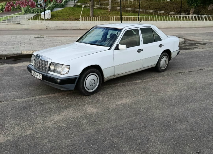 Mercedes-Benz W124, 
