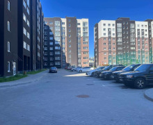 В Калининграде восемь семей переехали из аварийного дома на улице Клавы Назаровой в новостройку