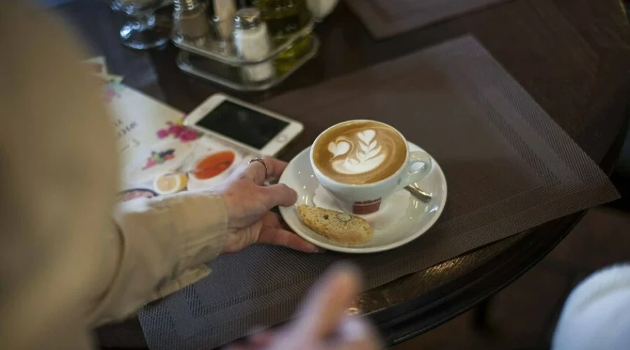 Как по виду официанта понять, что он плохо моет руки — калининградский Роспотребнадзор