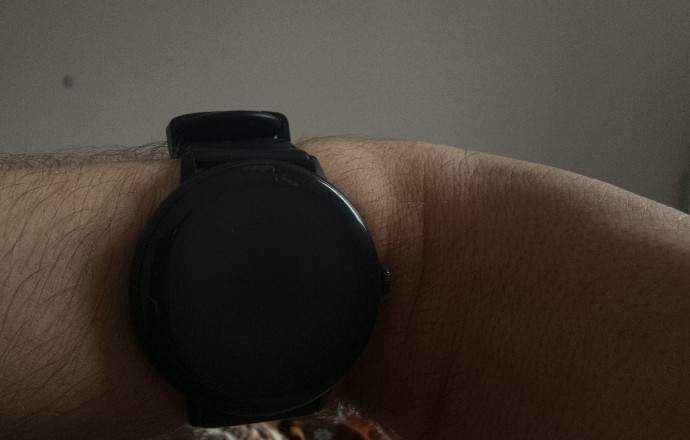 Продам смарт часы и хрестоматию