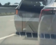 В Калининграде водителям в очереди к АЗС бесплатно раздавали холодную воду