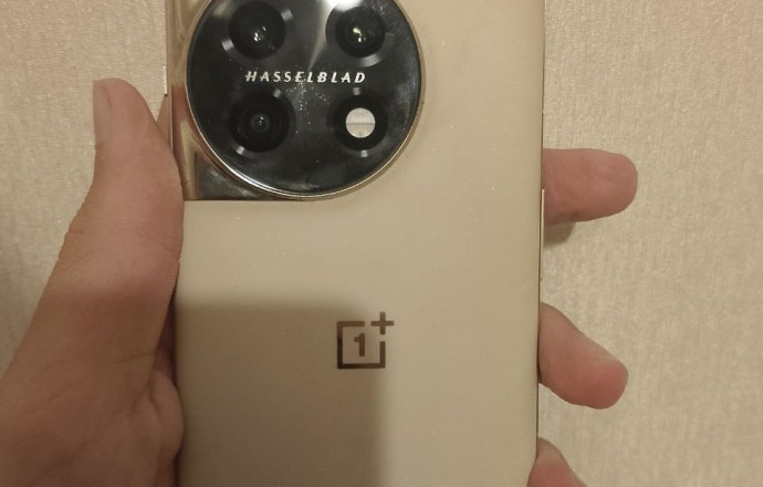 Продам / обменяю OnePlus 11 Jupiter Rock Limited Edition