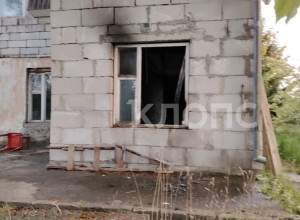 В Калининграде повторный поджог уничтожил дом: семья осталась без жилья