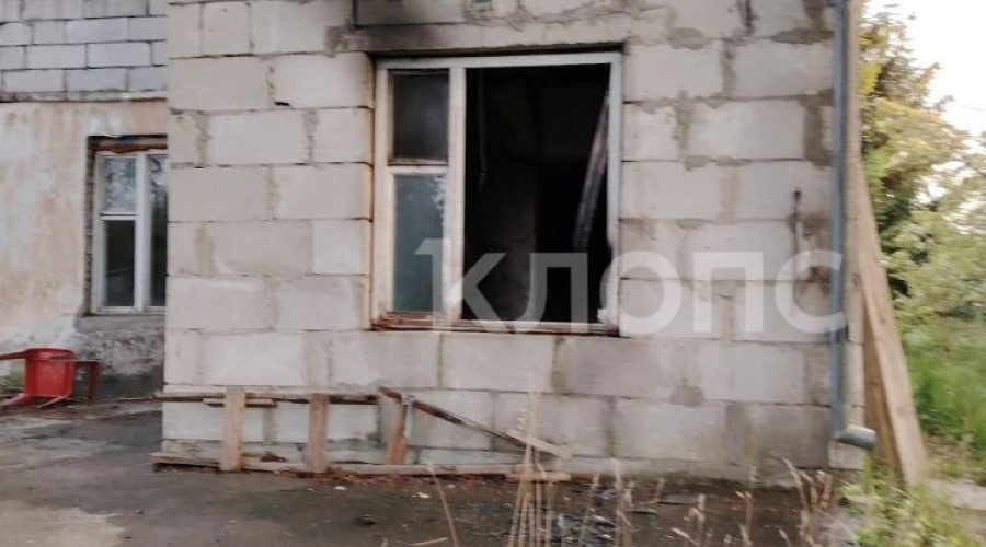 В Калининграде повторный поджог уничтожил дом: семья осталась без жилья