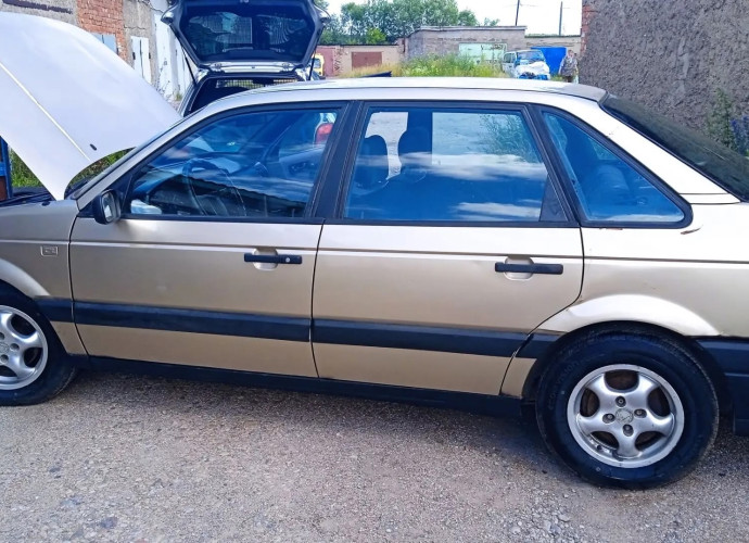 Volkswagen Passat, 1988
