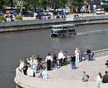 «Водная ассамблея» у Музея Мирового океана: регаты, парад судов и фоторепортаж