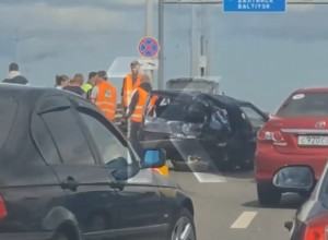 Задняя часть автомобиля разбита: на въезде в Гурьевск образовалась пробка из-за аварии