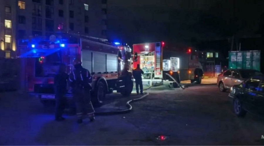 Ночной пожар в автосервисе на Артиллерийской: повреждён автомобиль и оборудование