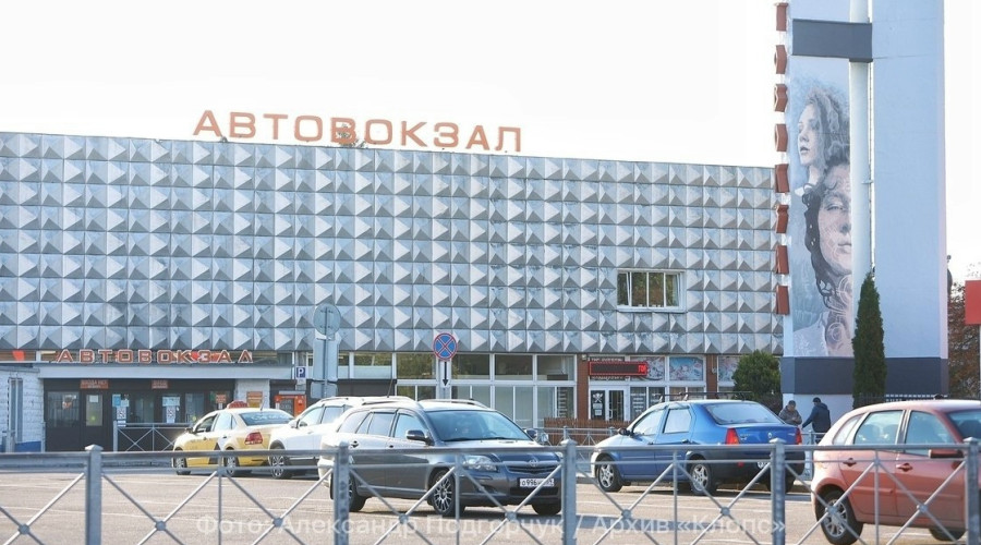 С 1 сентября в России вводится плата за хранение забытых в транспорте вещей