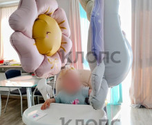 На набережной у Нижнего озера велосипедист сбил двухлетнюю девочку: ребёнок получил перелом ноги