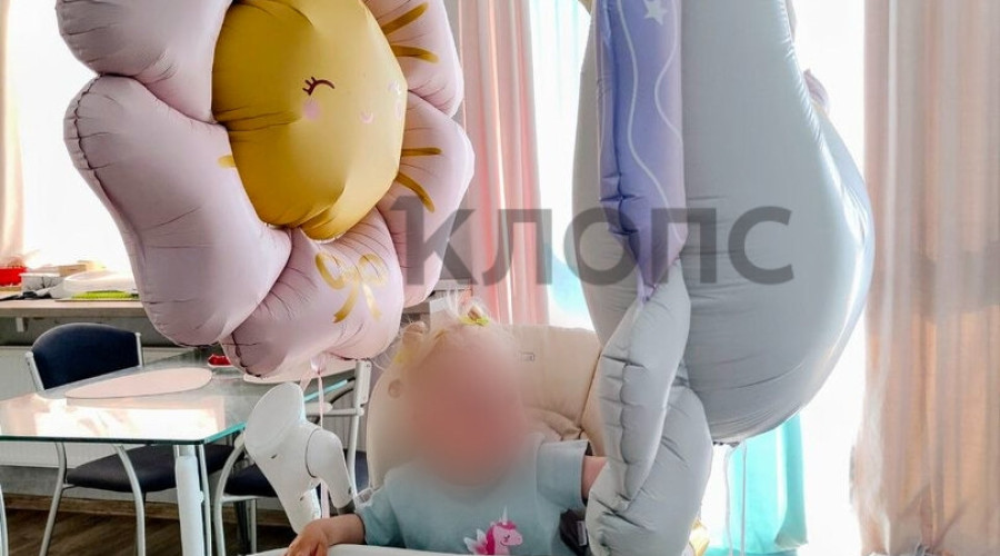 На набережной у Нижнего озера велосипедист сбил двухлетнюю девочку: ребёнок получил перелом ноги