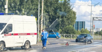 На перекрёстке Емельянова и окружной столкнулись два автомобиля