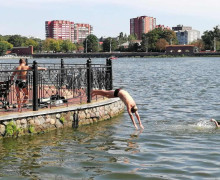 Цианотоксины в Верхнем озере: почему цветение воды в Калининграде опасно и как это связано с очисткой