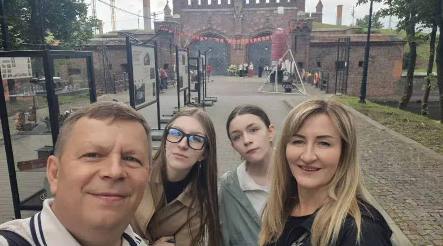 Гости из Брянска рассказали о ценах на такси и особенностях Балтийского моря в Калининграде