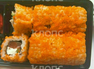 Житель Калининграда нашёл червя в купленных роллах