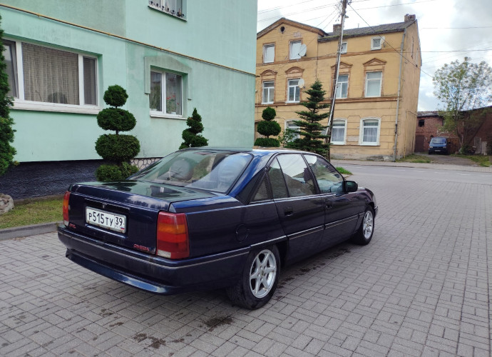 Opel Omega, 1990