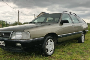 Audi 100, 1990