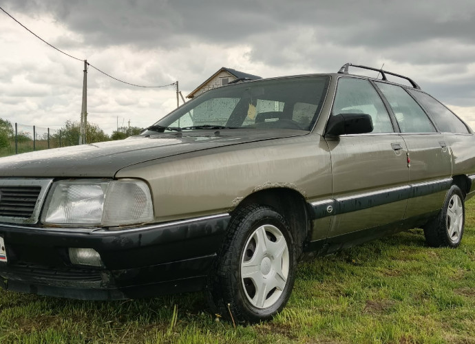 Audi 100, 1990