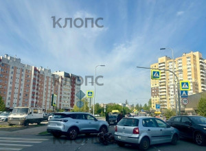 На улице Автомобильной в Калининграде легковой автомобиль сбил 26-летнюю девушку на мотоцикле