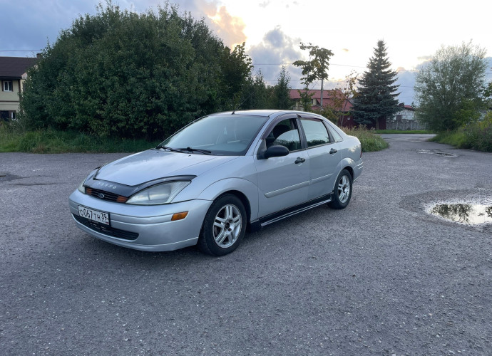 Ford Focus, 2001